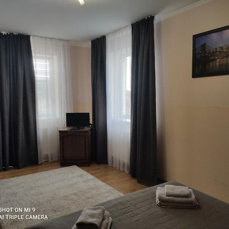 Apartments Domovik On Beregovskaya 3 Мукачево Екстер'єр фото