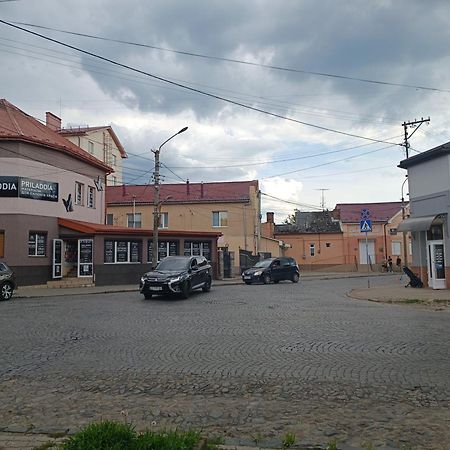 Apartments Domovik On Beregovskaya 3 Мукачево Екстер'єр фото