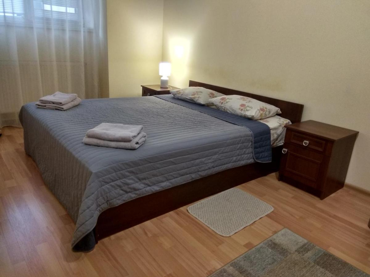 Apartments Domovik On Beregovskaya 3 Мукачево Екстер'єр фото