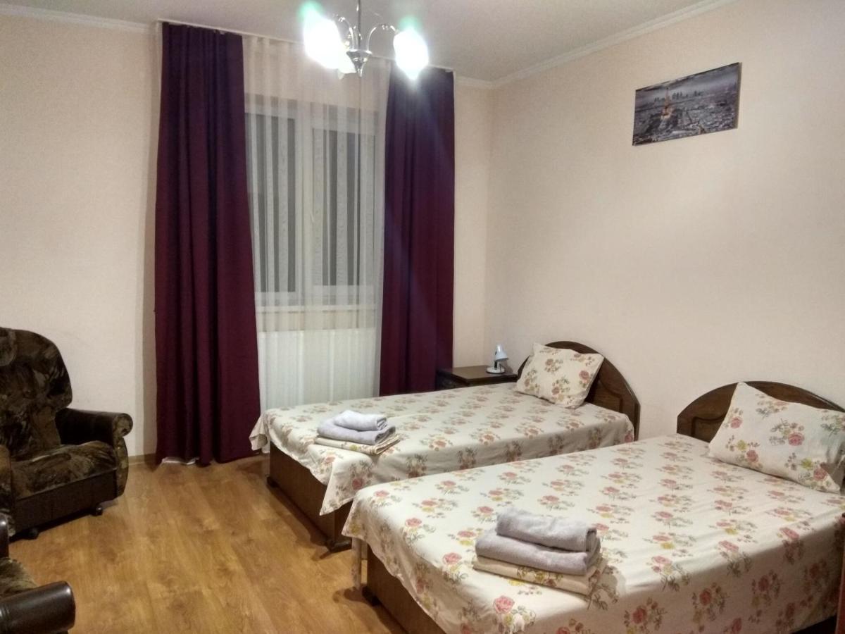 Apartments Domovik On Beregovskaya 3 Мукачево Екстер'єр фото