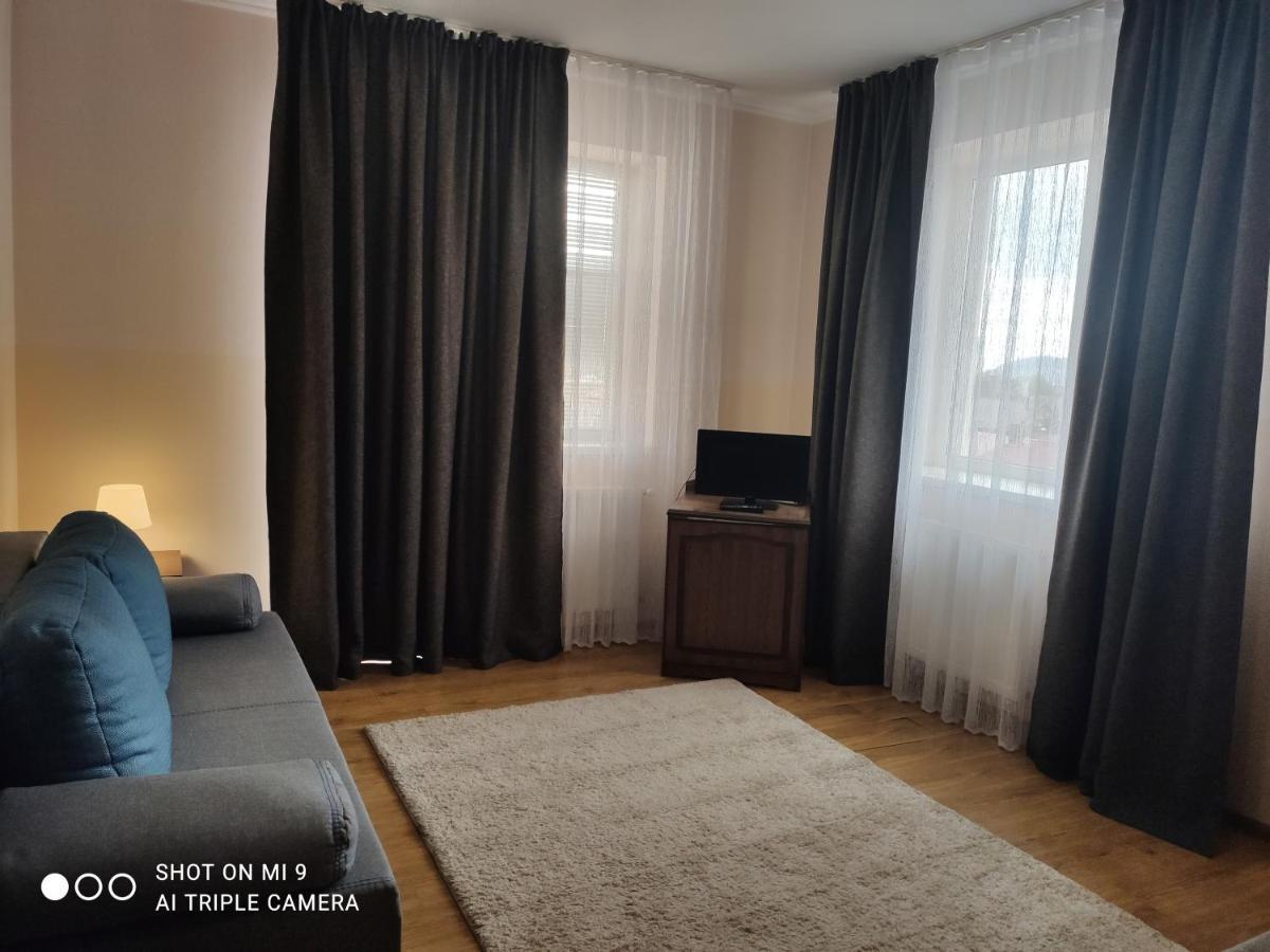 Apartments Domovik On Beregovskaya 3 Мукачево Екстер'єр фото