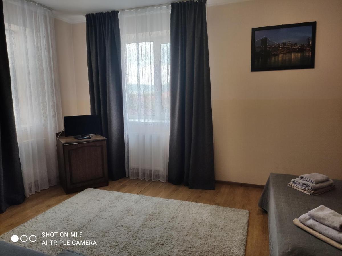 Apartments Domovik On Beregovskaya 3 Мукачево Екстер'єр фото